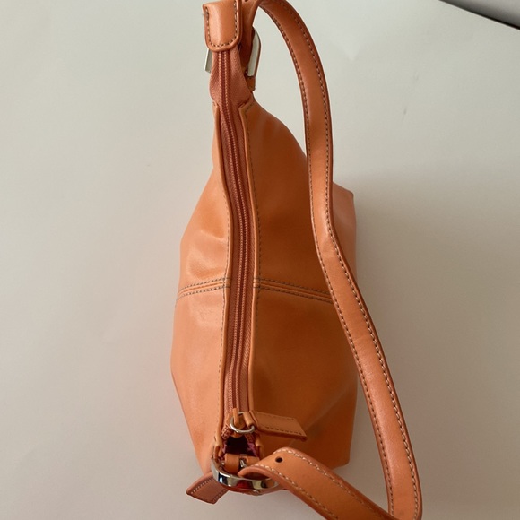 NINE & COMPANY Small Orange Zip Close Shoulder Bag - Picture 9 of 16